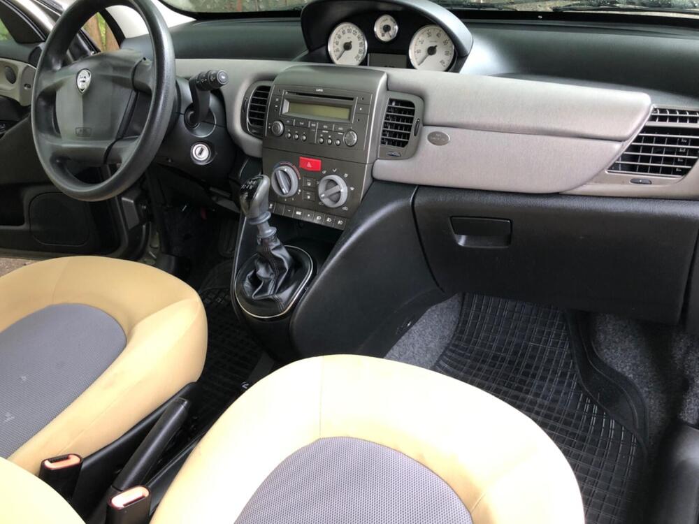 Lancia Ypsilon usata a Pavia (11)