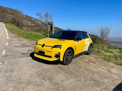 Renault R5 elettrica, la doppia guidata, come va l&#039;autonomia?