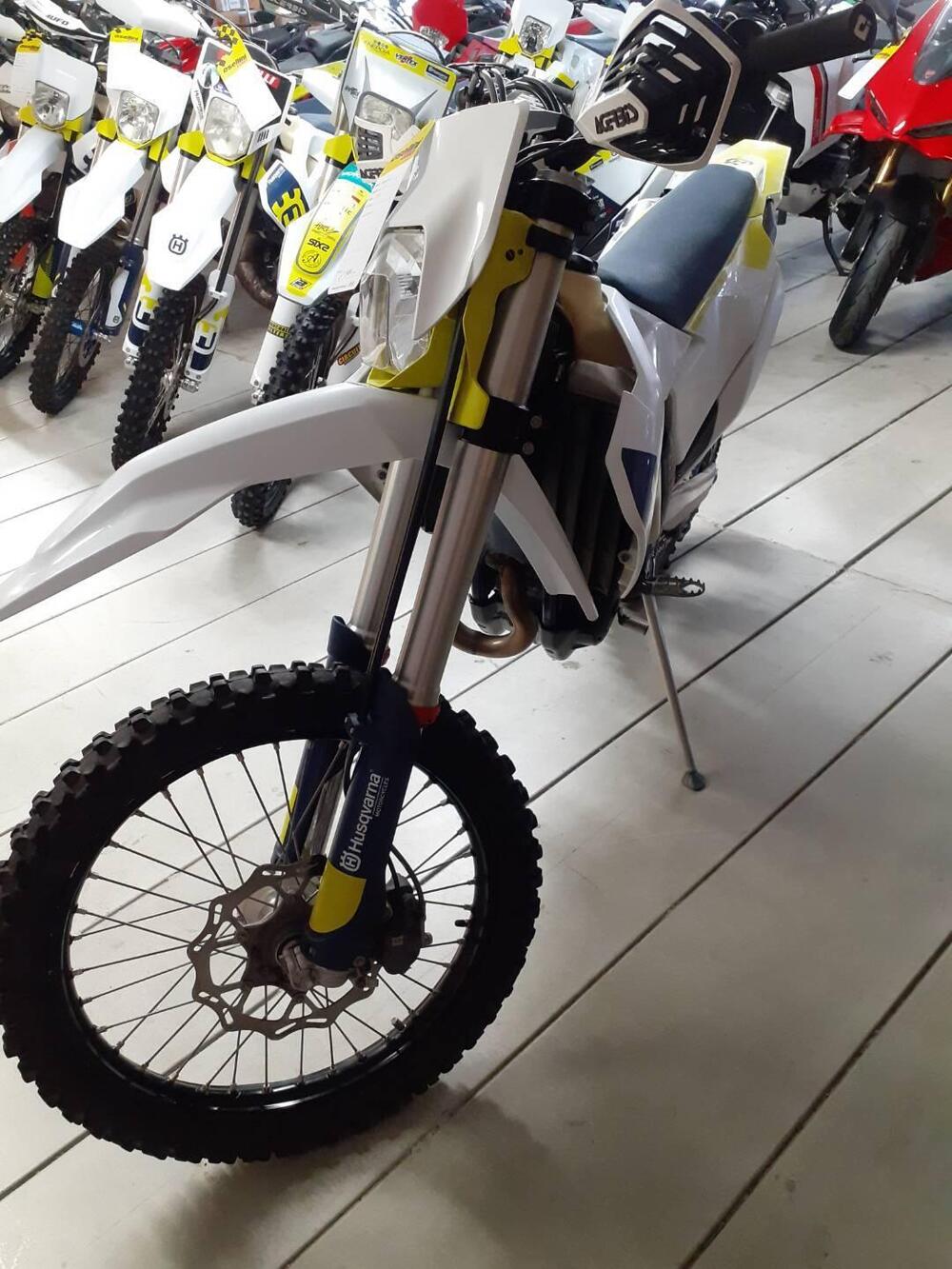Husqvarna FE 250 (2023) (2)