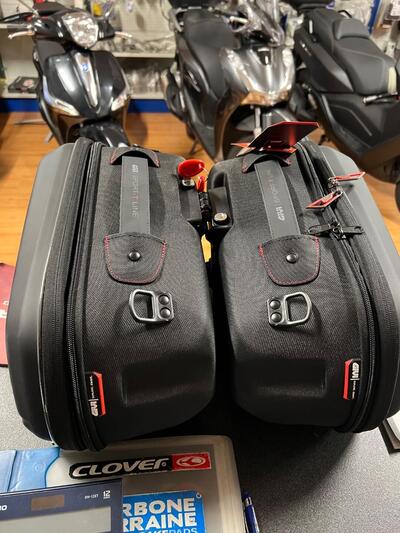 Valigie laterali Givi ST609+ nuove