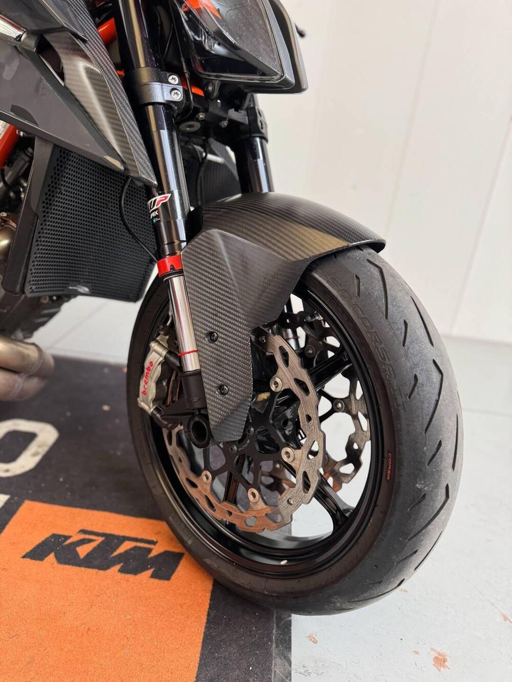 KTM 1290 Super Duke R (2020) (4)