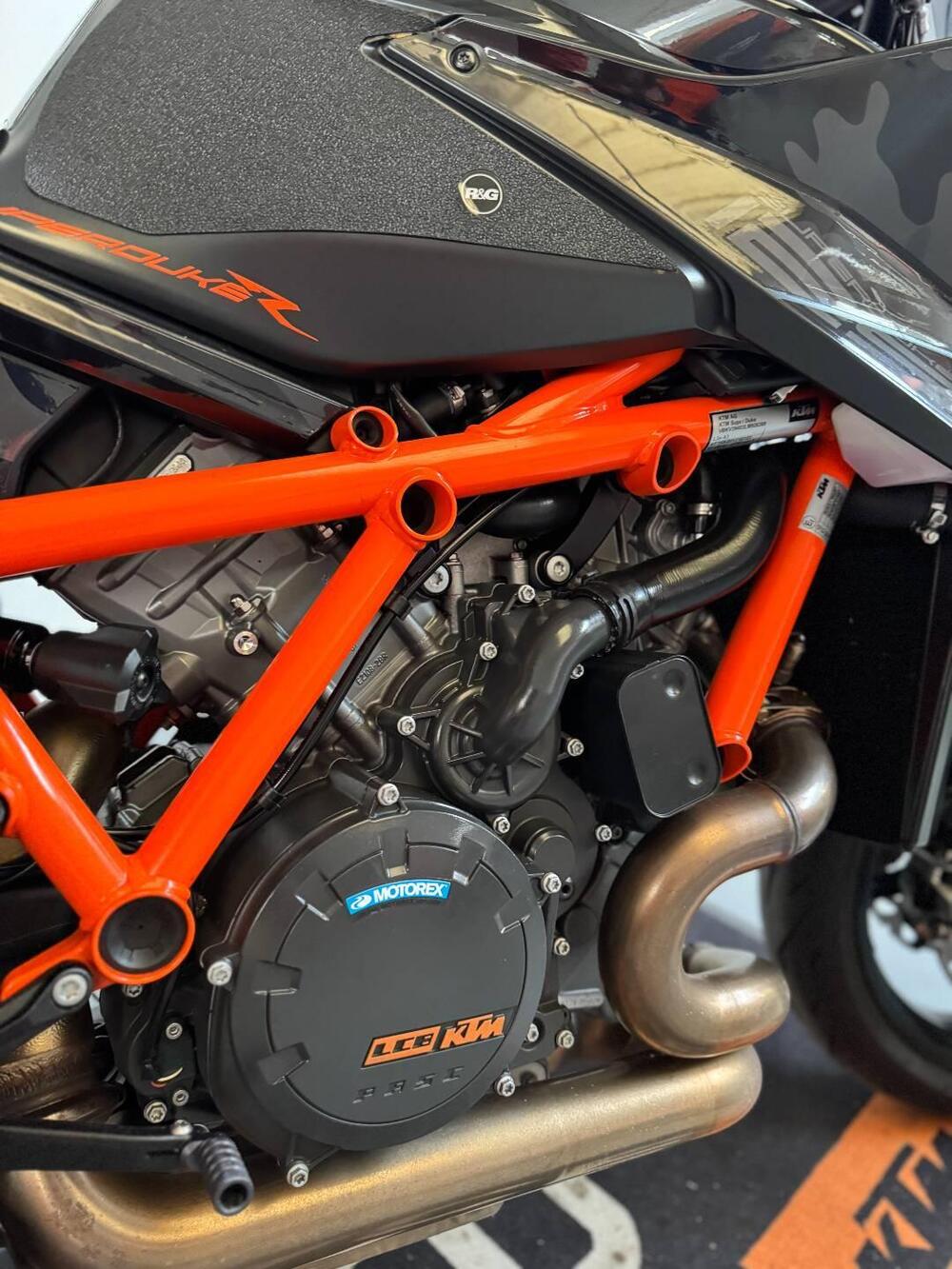 KTM 1290 Super Duke R (2020) (11)