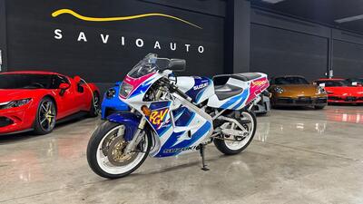 Suzuki RGV 250 (1989 - 97) usata