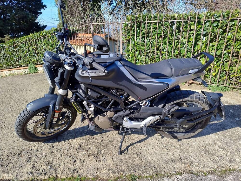 Husqvarna Svartpilen 125 (2021 - 23) (2)