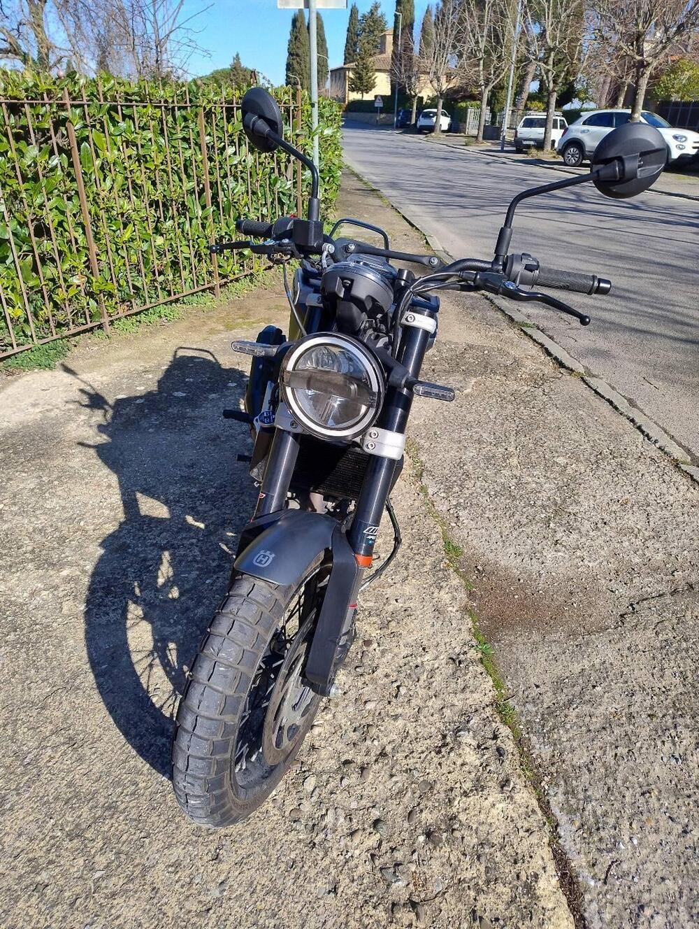 Husqvarna Svartpilen 125 (2021 - 23) (5)