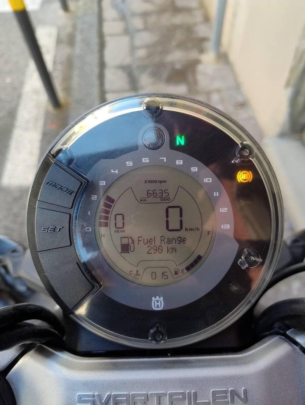 Husqvarna Svartpilen 125 (2021 - 23) (7)