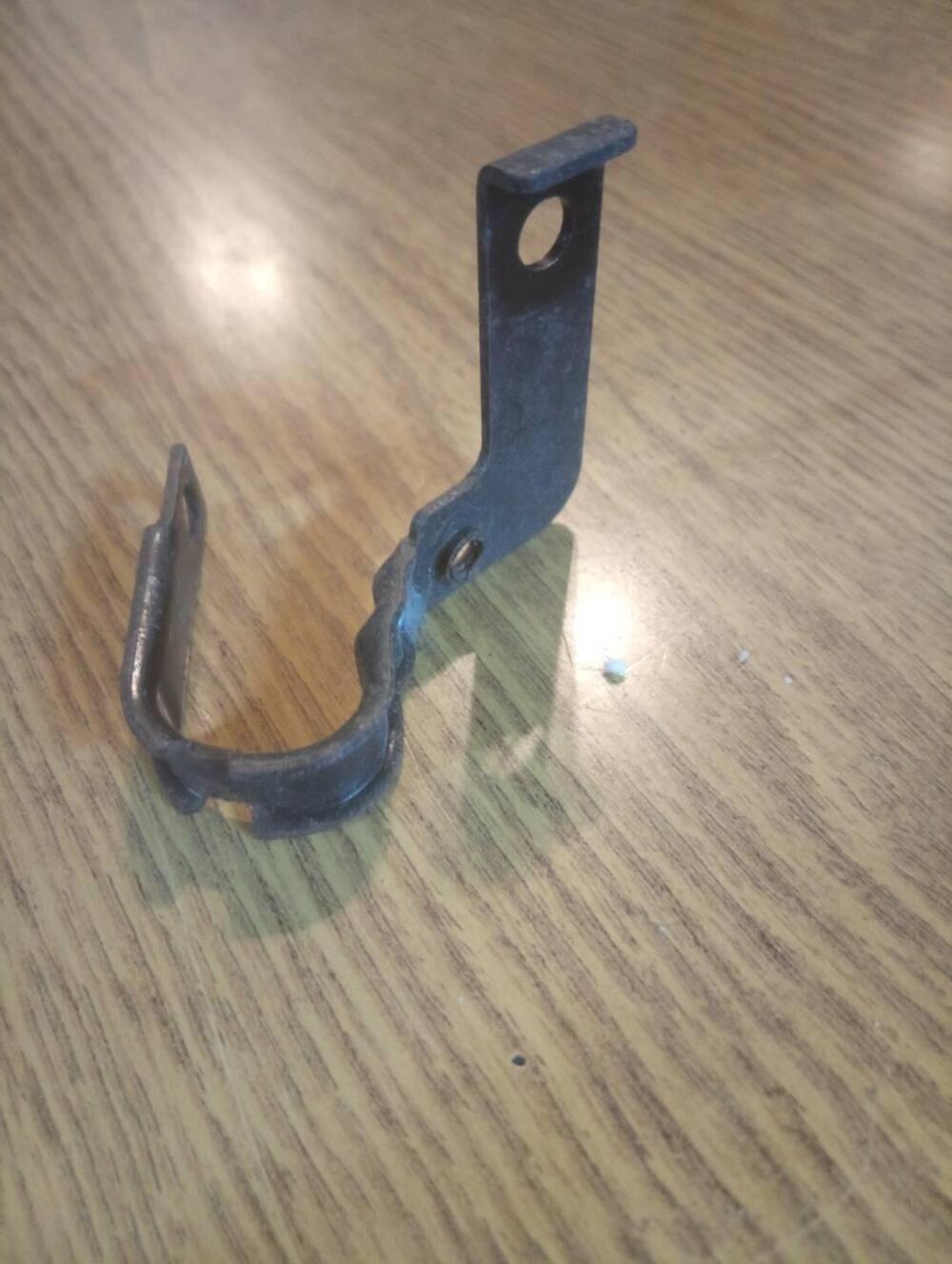 Staffa supporto Kymco Downtown 125 (2)