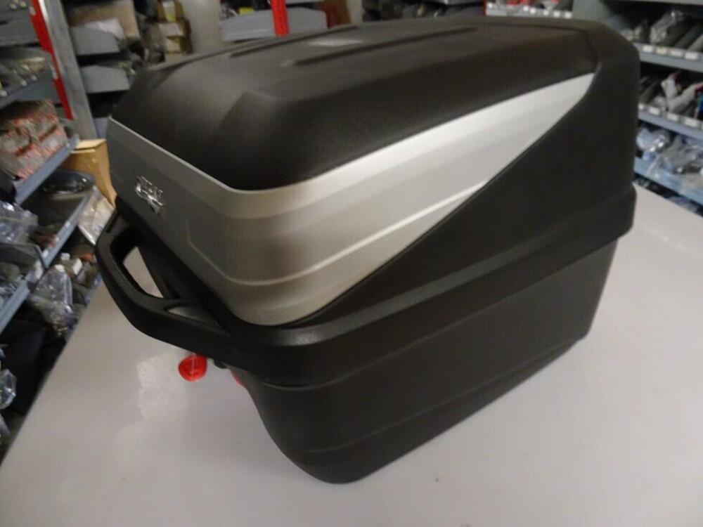 BAULETTO 32 LT Givi (2)