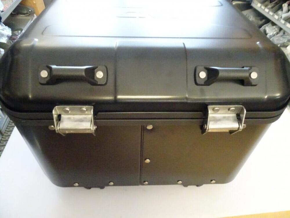 Valigia 46 Lt Trekker Givi (5)