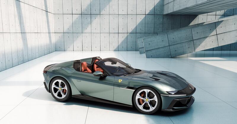 Ferrari 12 Cilindri Spider: il V12 a cielo aperto &egrave; musica da Grammy [VIDEO]