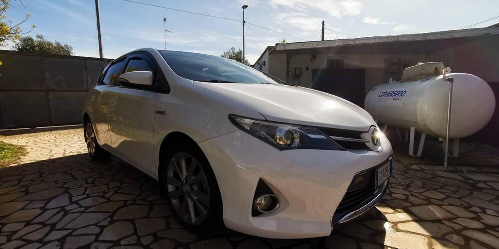 Toyota Auris usata a Lecce (9)