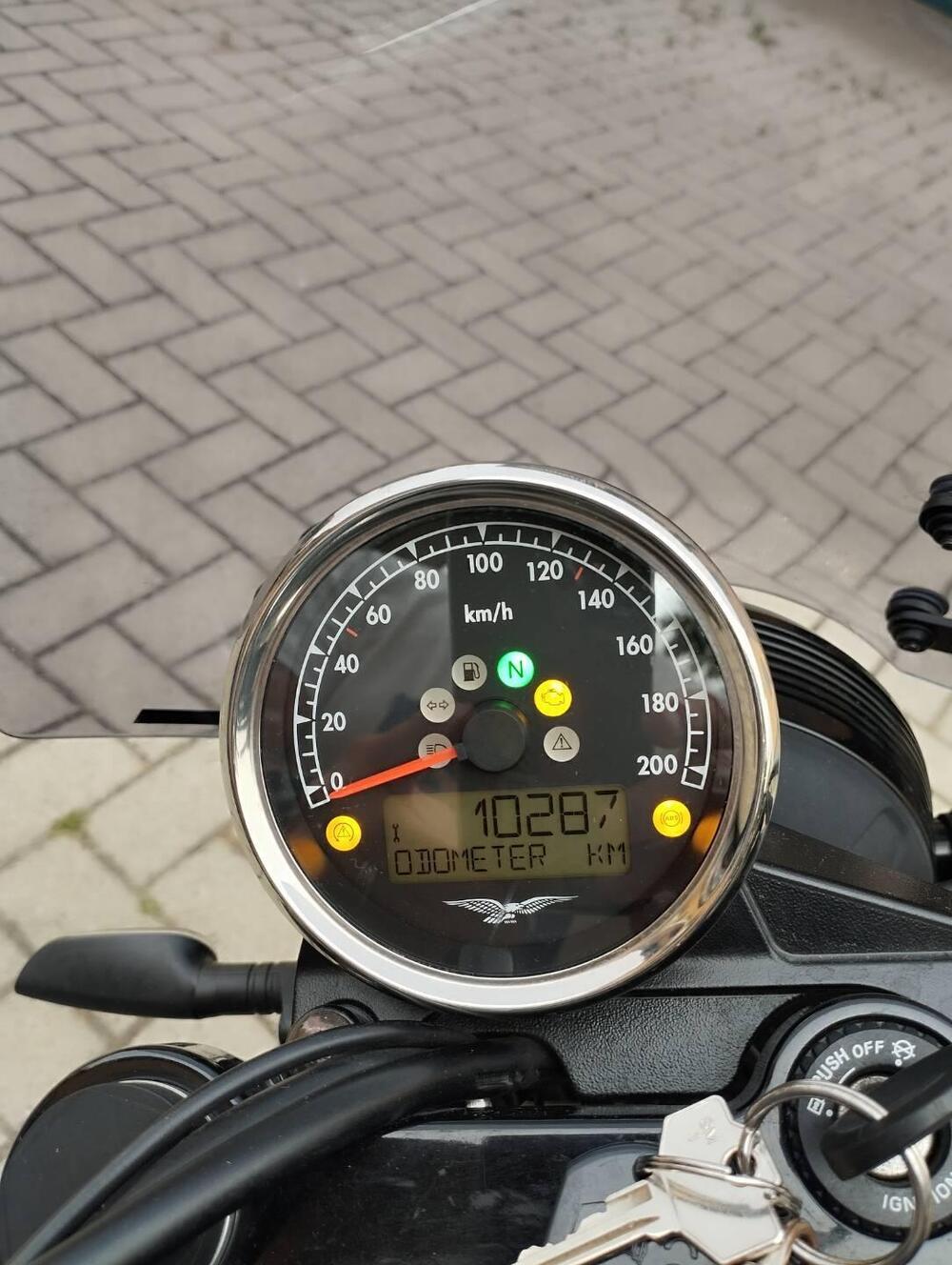 Moto Guzzi V7 III Stone Night Pack (2019 - 20) (8)