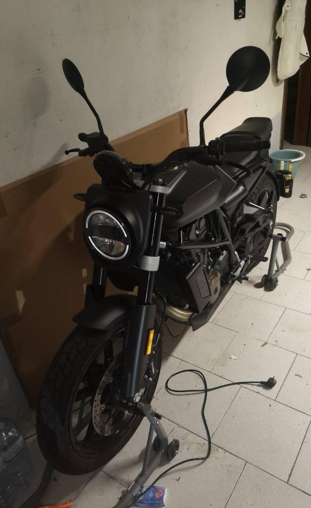 Husqvarna Svartpilen 701 (2019) (3)