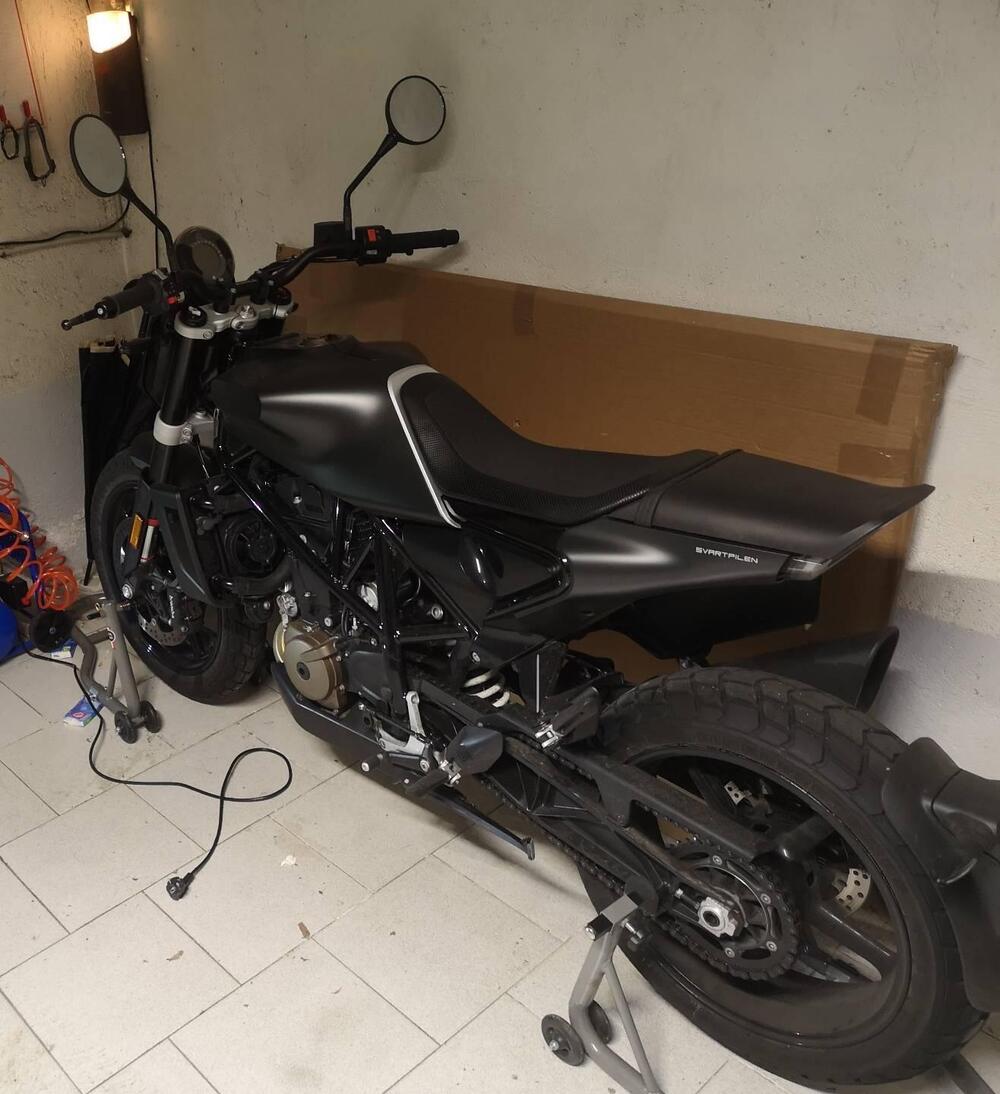 Husqvarna Svartpilen 701 (2019) (4)