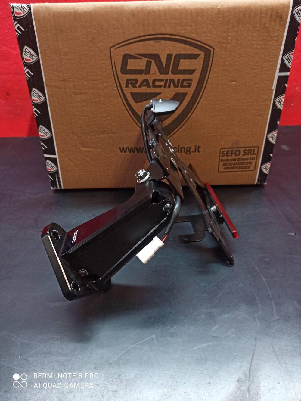 KIT PORTA TARGA RUOTA DUCATI DIAVEL V4 Rizoma (2)