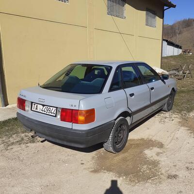 Audi 80d&#039;epoca del 1990 a Ortezzano