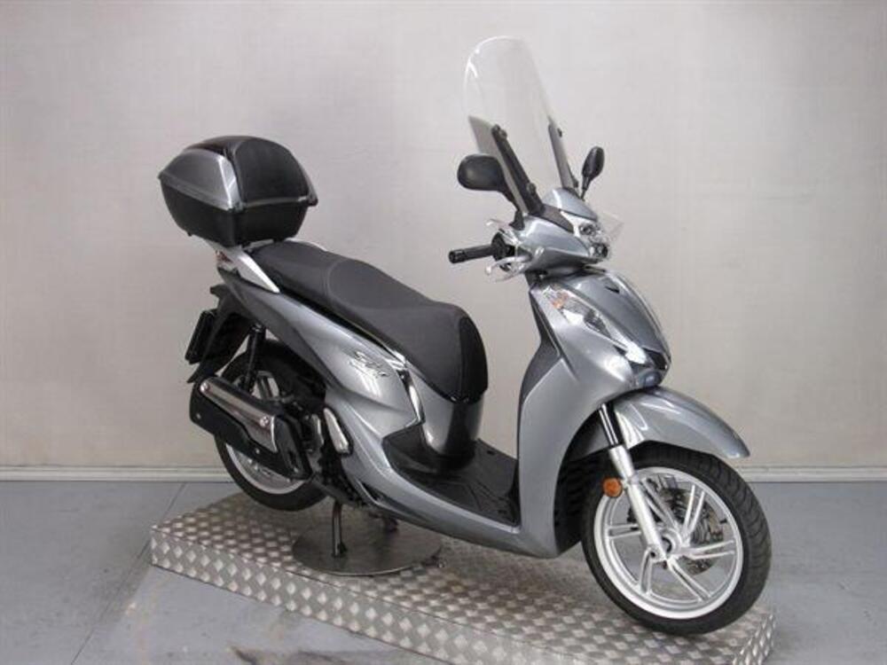 Honda SH 300 i ABS (2016 - 20) (2)