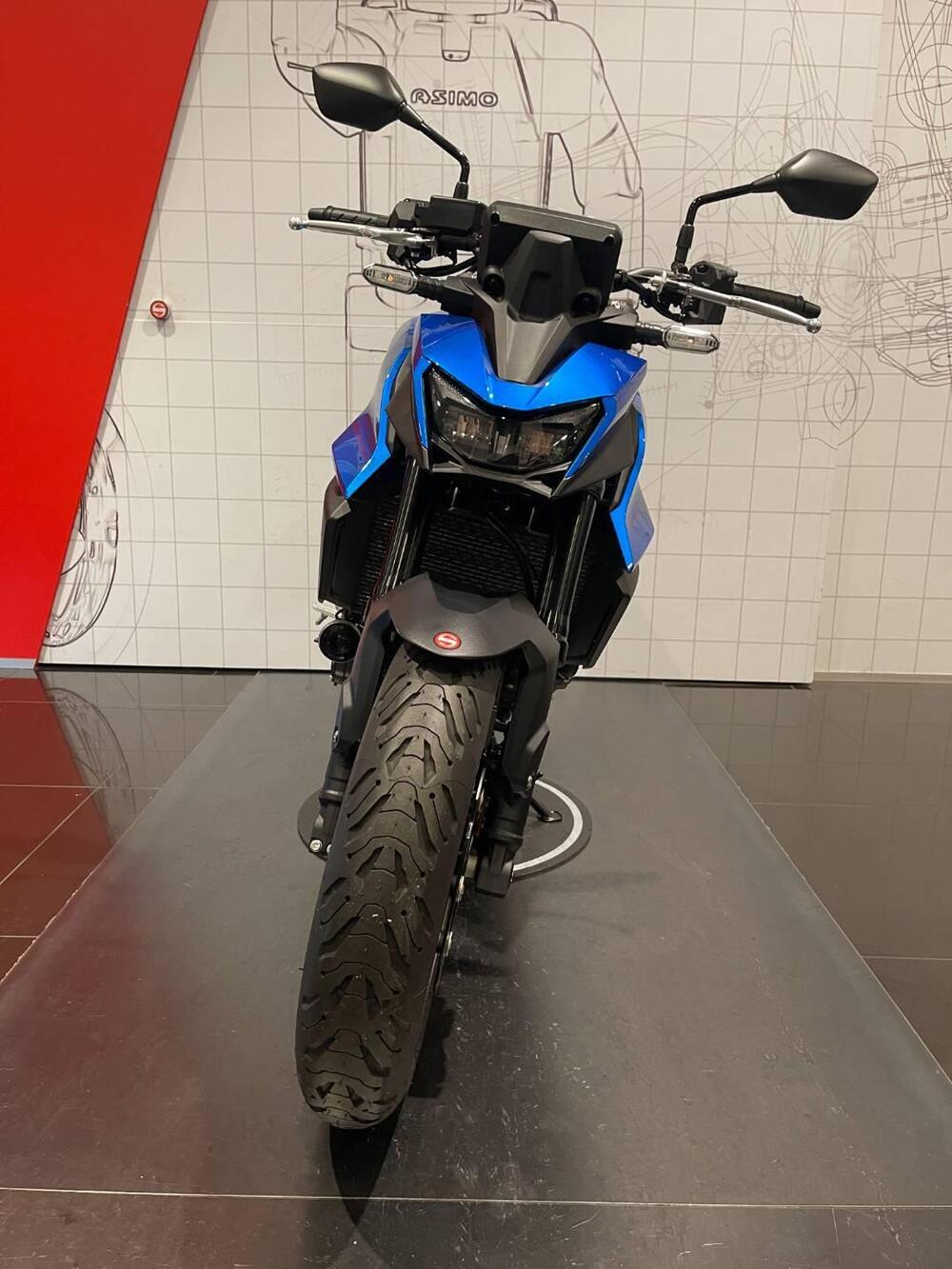 Honda CB 750 Hornet (2025) (4)