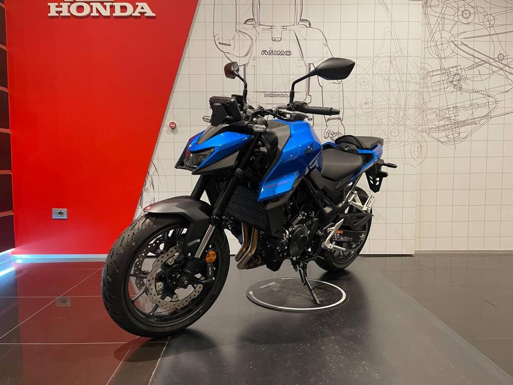 Honda CB 750 Hornet (2025) (5)