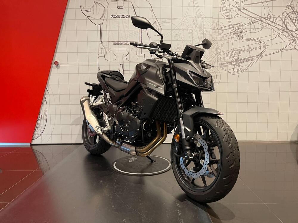 Honda CB 750 Hornet (2025) (3)