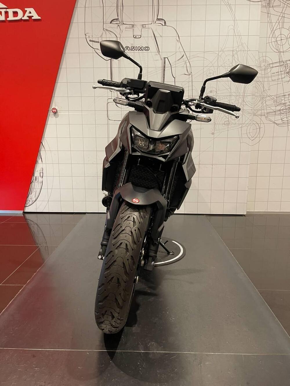 Honda CB 750 Hornet (2025) (4)