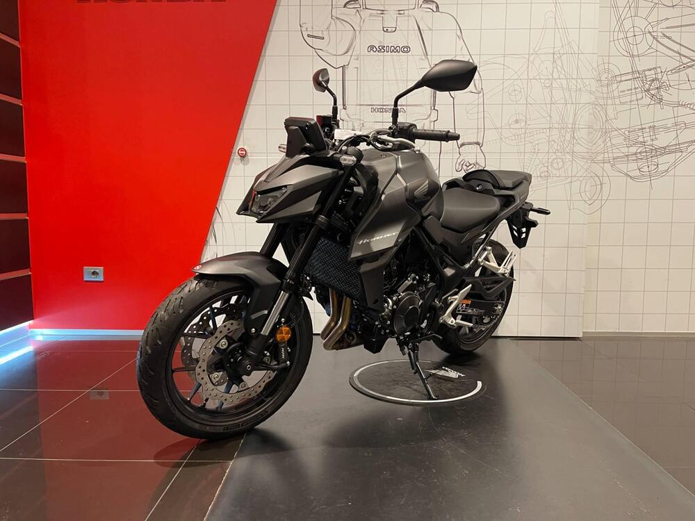 Honda CB 750 Hornet (2025) (5)