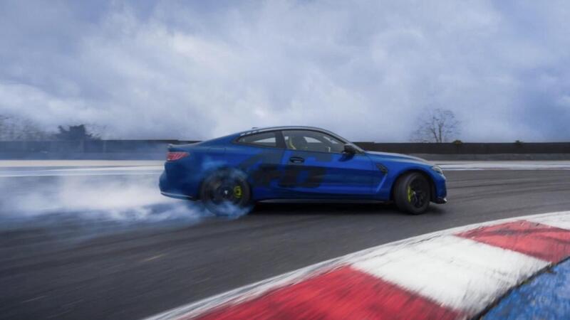 BMW M omaggia Valentino Rossi con l&rsquo;esclusiva M4 CS Edition VR46 [GALLERY]