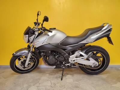 Suzuki GSR 600 (2006 - 11) usata