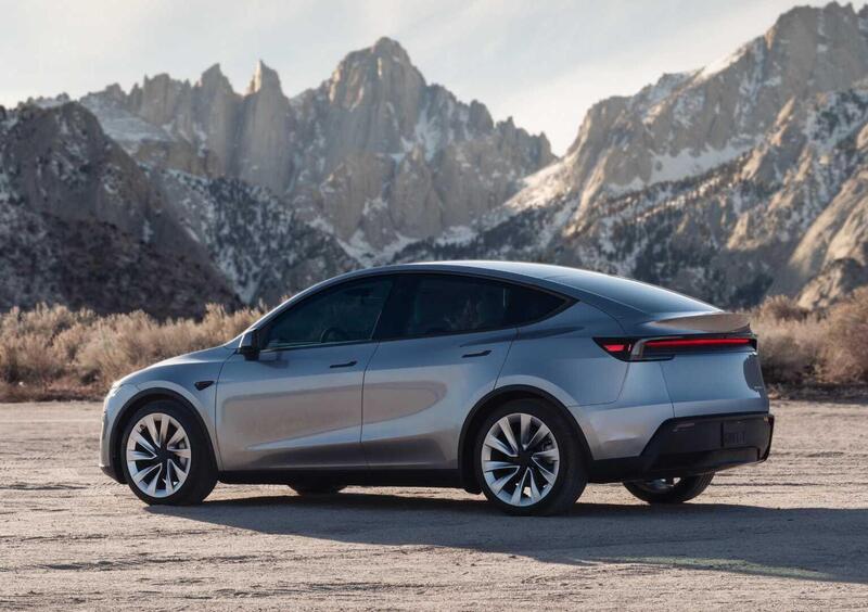 Tesla Model Y (2021-->>) (7)