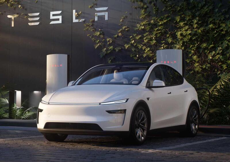 Tesla Model Y (2021-->>) (8)