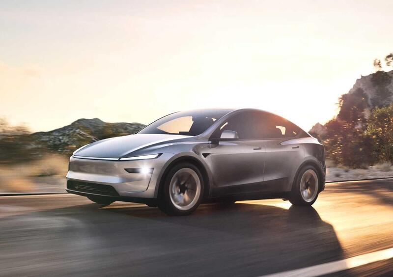 Tesla Model Y (2021-->>) (3)