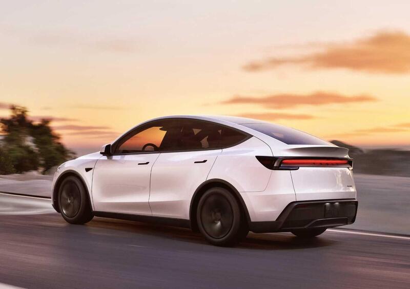 Tesla Model Y (2021-->>) (6)