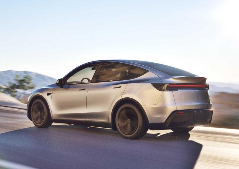 Tesla Model Y (2021-->>) (5)