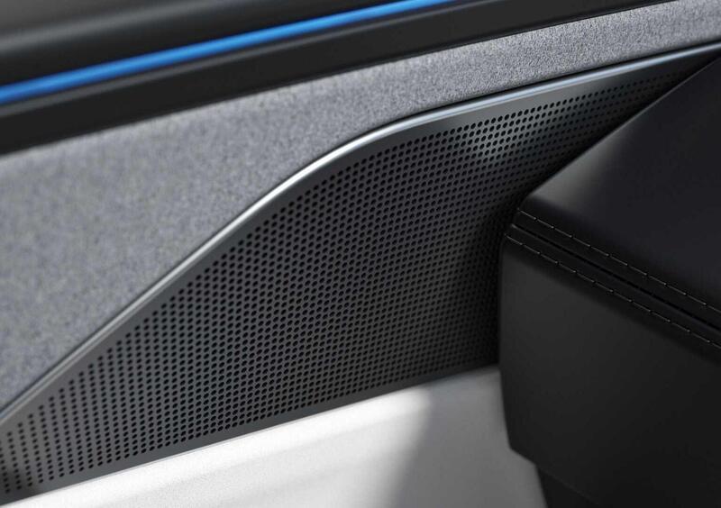 Tesla Model Y (2021-->>) (18)