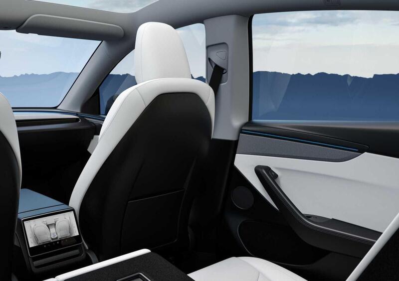 Tesla Model Y (2021-->>) (16)