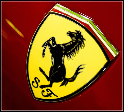 Exor vende azioni Ferrari per 3 miliardi: nuove acquisizioni in vista