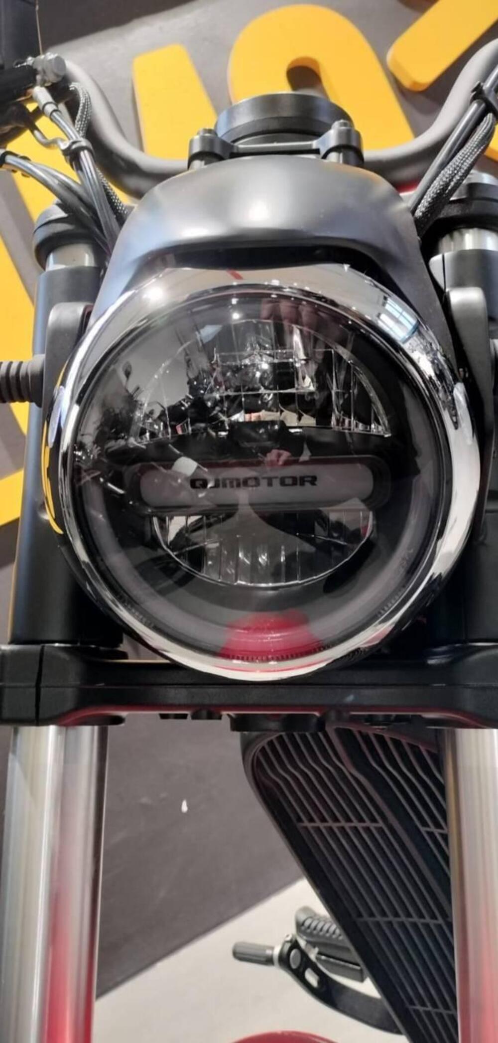 QJ Motor SRV 300 (2023 - 25) (7)