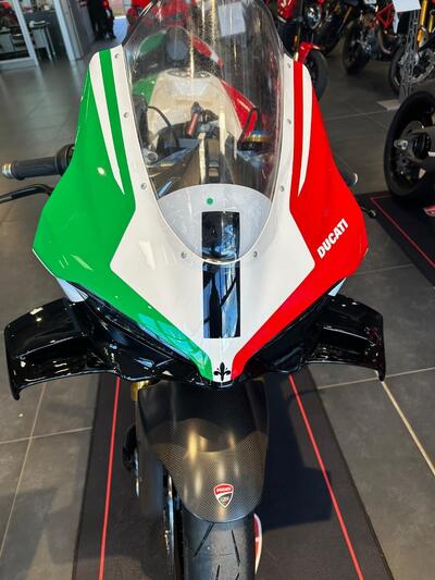 Ducati Panigale V4 S (2025) nuova