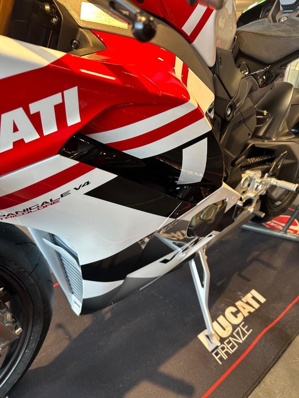 Ducati Panigale V4 S (2025) (4)