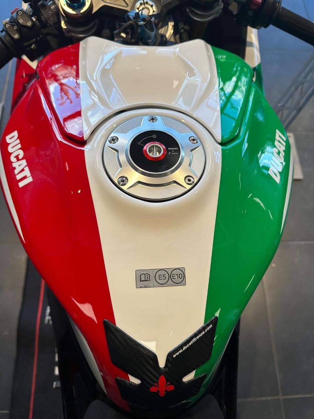Ducati Panigale V4 S (2025) (9)