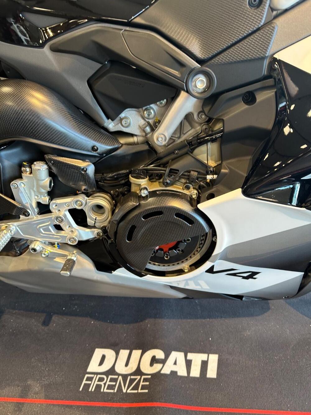 Ducati Panigale V4 S (2025) (11)