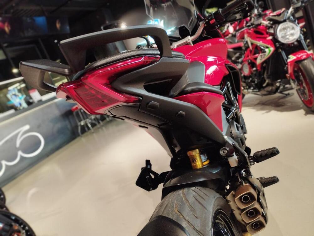 MV Agusta Turismo Veloce 800 Rosso (2021 - 23) (5)