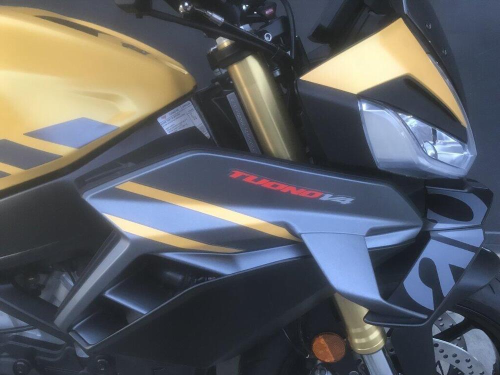 Aprilia Tuono V4 Factory SE-09 SBK (2024) (5)