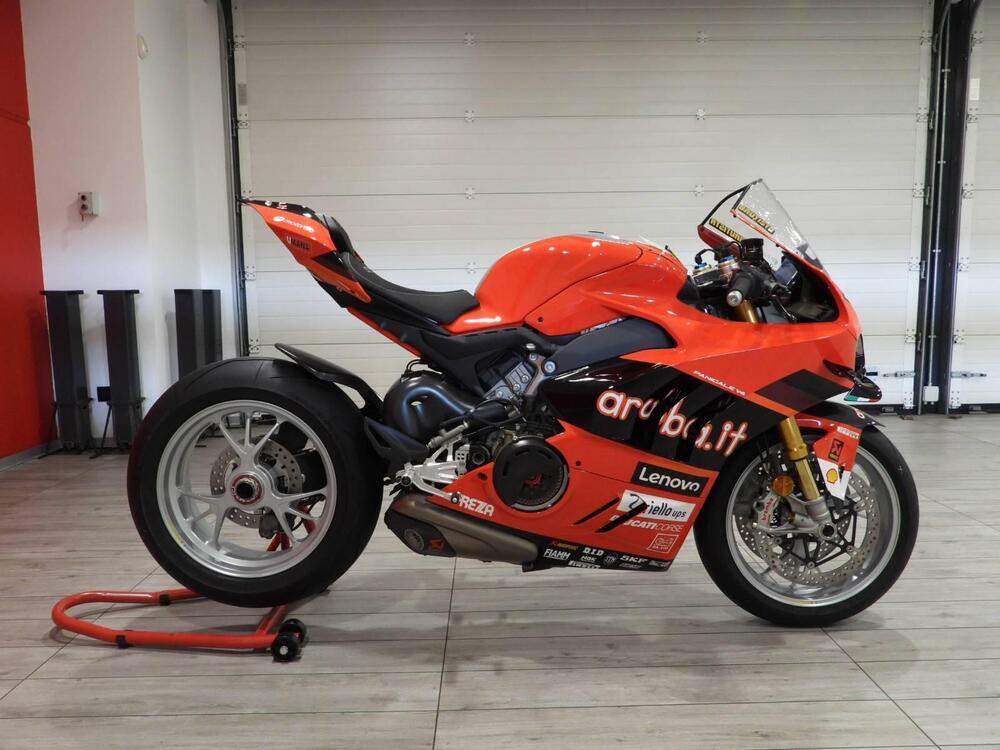 Ducati Panigale V4 Bautista 2022 World Champion Replica (2023) (4)