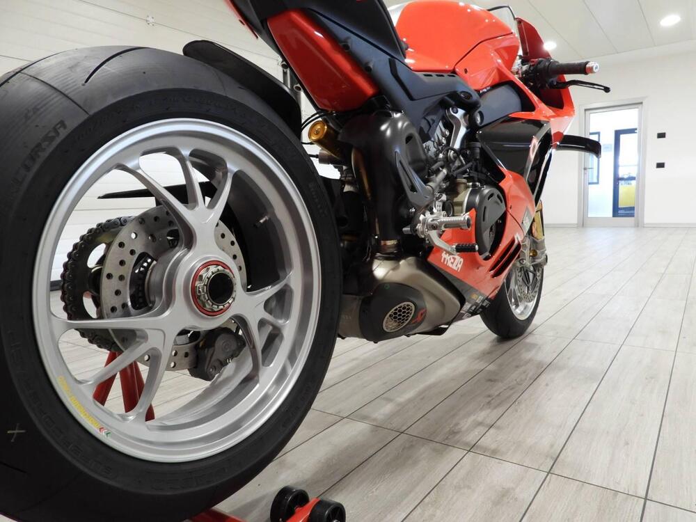 Ducati Panigale V4 Bautista 2022 World Champion Replica (2023) (5)