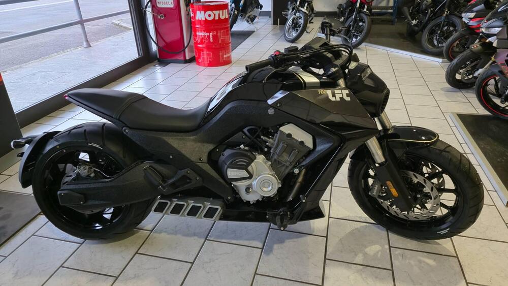 Benda Motorcycles LFC 700 (2024 - 25) (3)