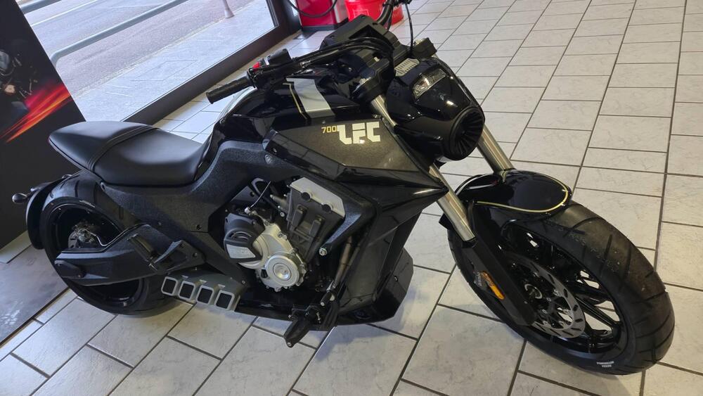 Benda Motorcycles LFC 700 (2024 - 25) (5)