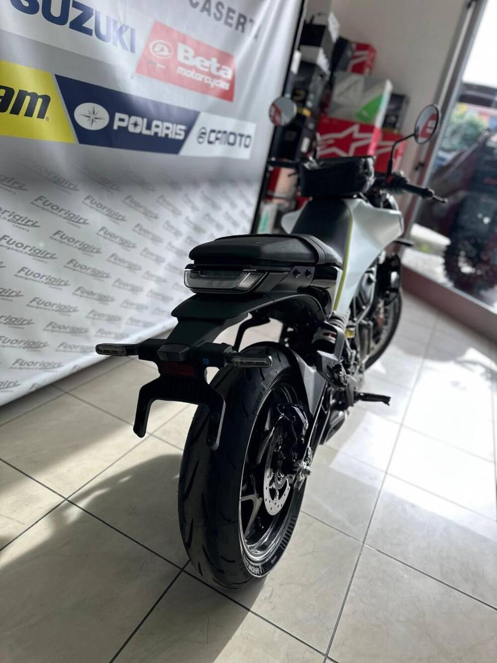 Husqvarna Vitpilen 401 (2024 - 25) (2)