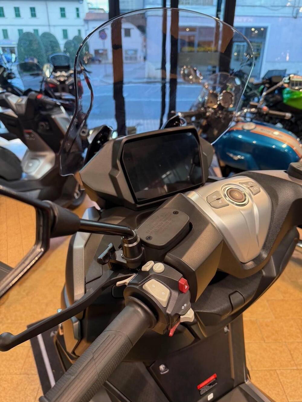 Voge Sfida SR4 MAX (2024 - 25) (2)