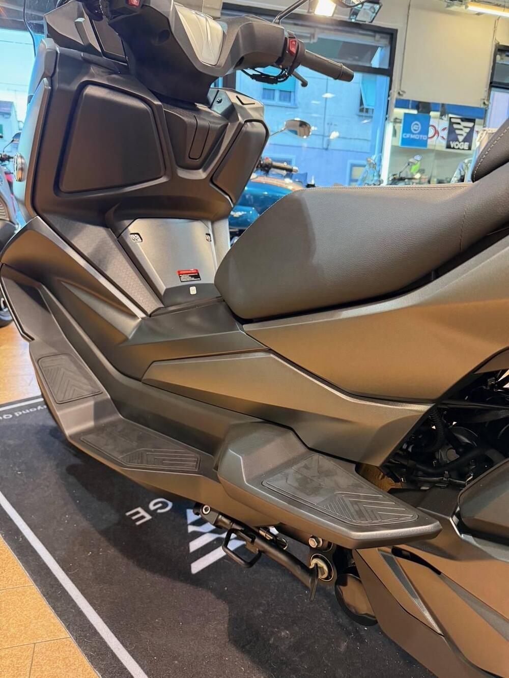 Voge Sfida SR4 MAX (2024 - 25) (8)